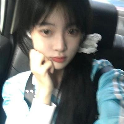 以电影内容为主轴，同时融入电视剧与综艺元素，适合偏好高完成度片单浏览的用户。